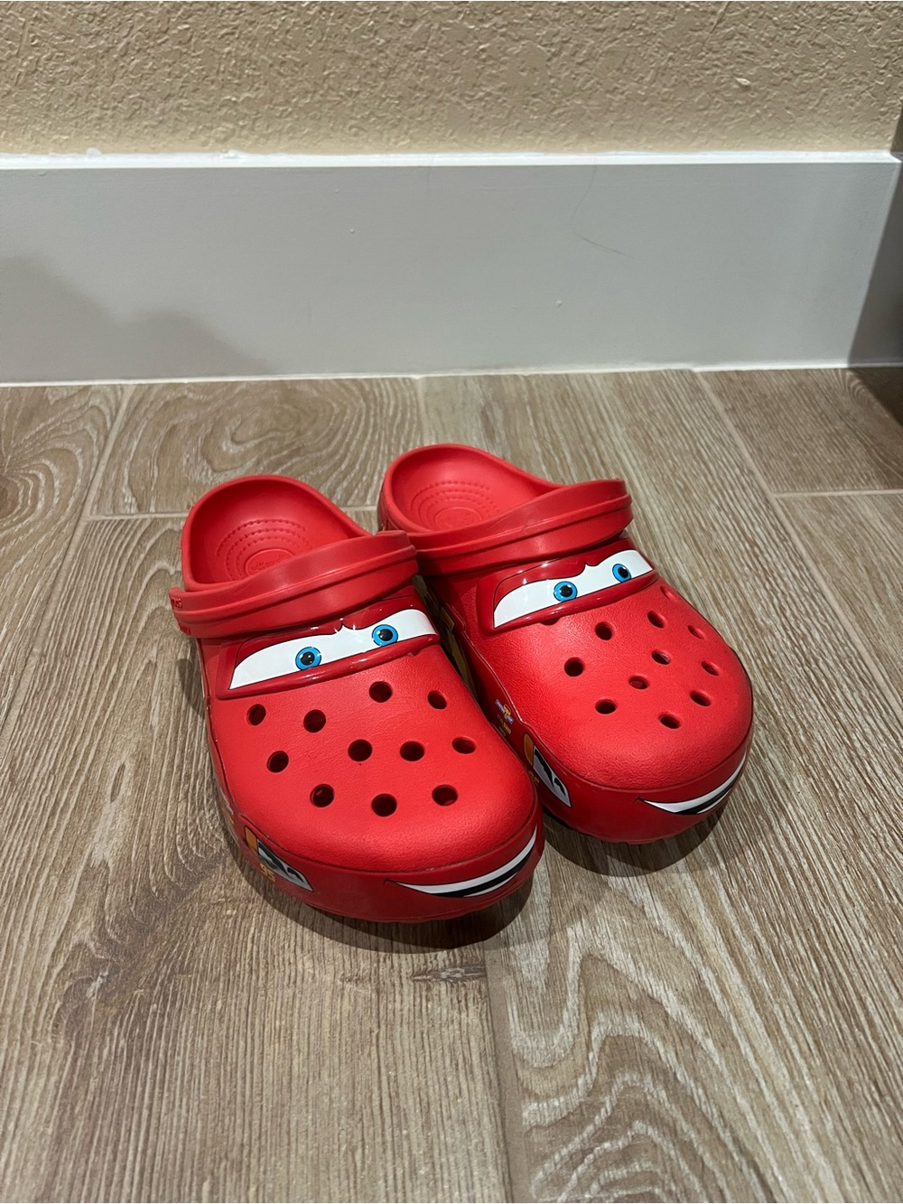 Lightning McQueen CROCS